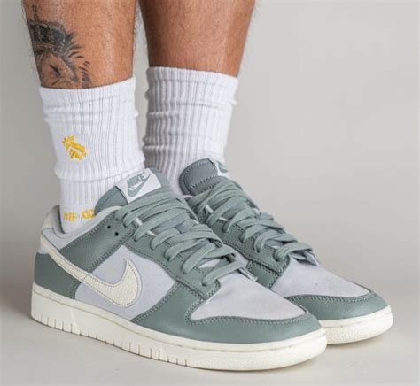 Nike Dunk Low Mica Green Mens